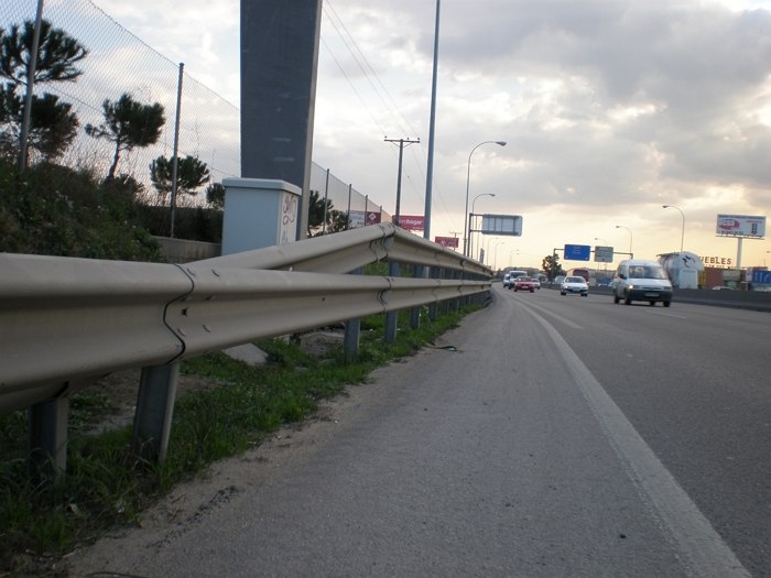 3 Protección con bionda de pórticos de la DGT para INDRA